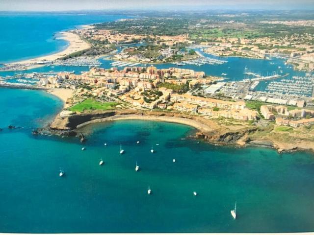 Studio Avec Belle Vue Sur Le Port Apartment Agde Bagian luar foto